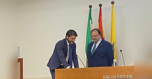 Ángel Estella toma posesión como nuevo Profesor Titular del área de Medicina